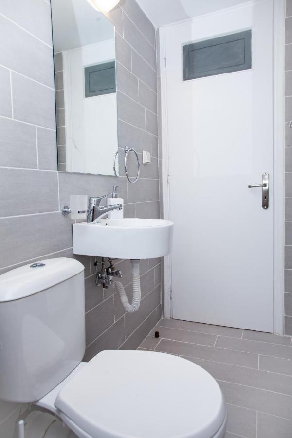 Sunny And Minimal Apt In Glyfada With 3 Bdrm Athens Exterior photo